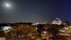 Vue de la terrasse la nuit - Appartement sur les quais de Bordeaux Chartrons