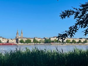 Vue de l'appartement depuis la rive d'en face - Appartement sur les quais de Bordeaux Chartrons