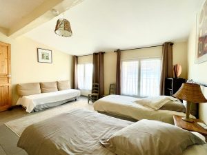 Vue de chambre 3 lits simples - Appartement sur les quais de Bordeaux Chartrons